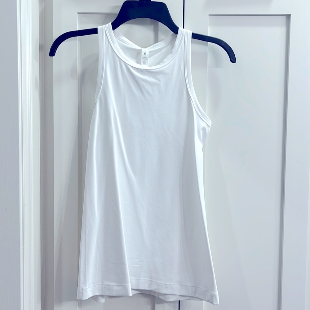 NWT Align hip-length racer back size 6